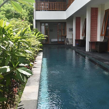 Ketut Joglo Guest House นูซาดูอา ภายนอก รูปภาพ