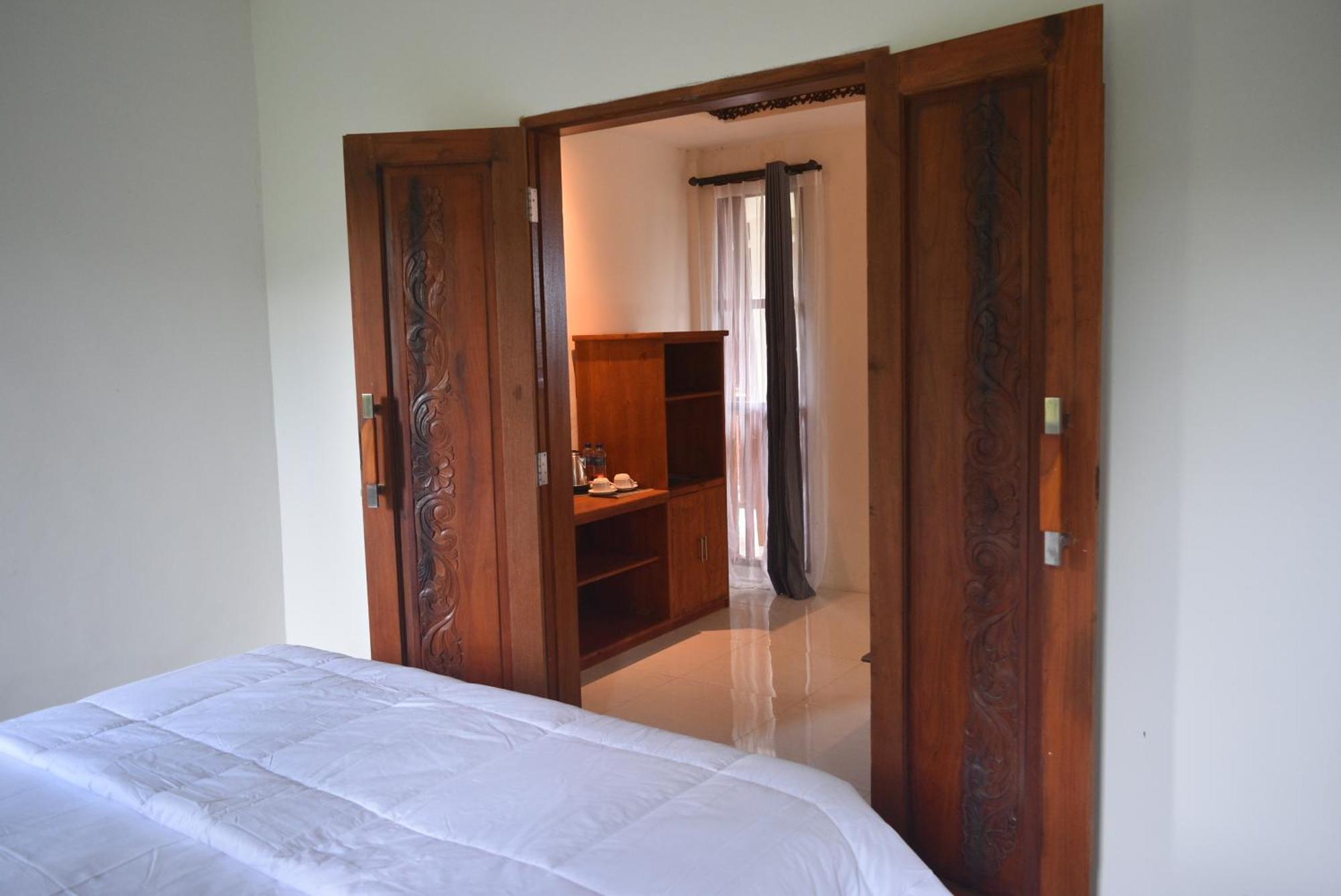 Ketut Joglo Guest House นูซาดูอา ภายนอก รูปภาพ
